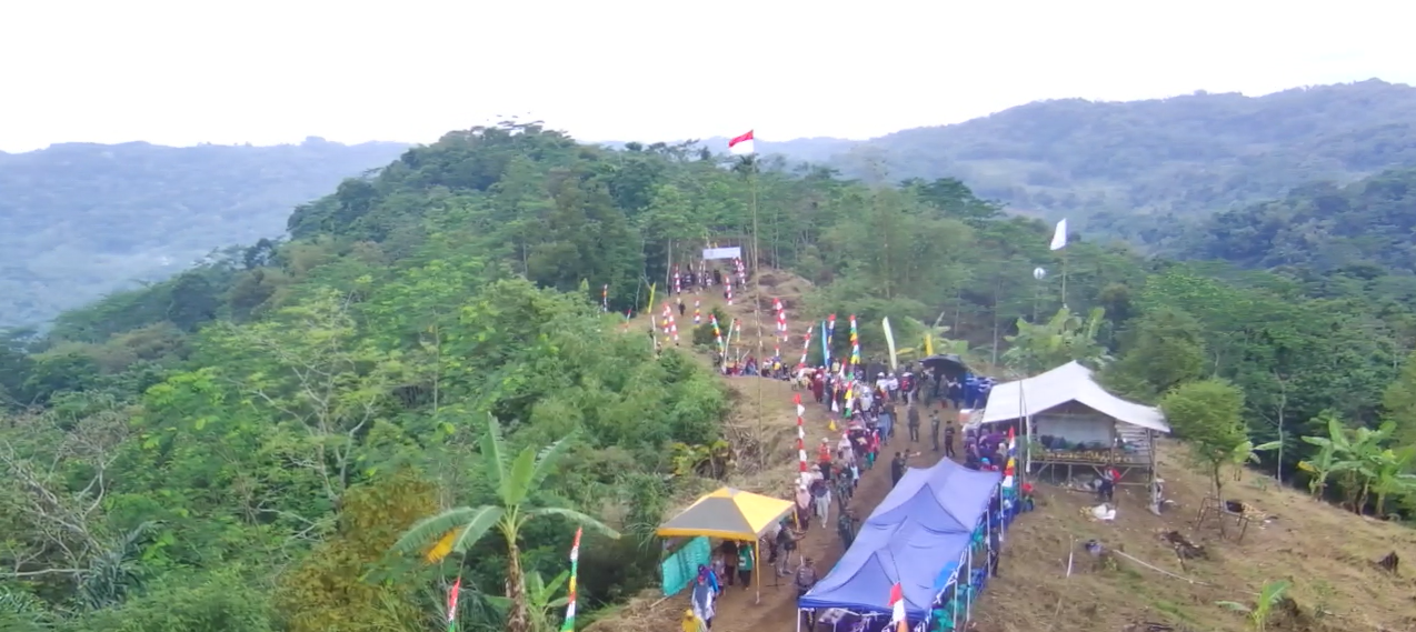 Puncak Bakom